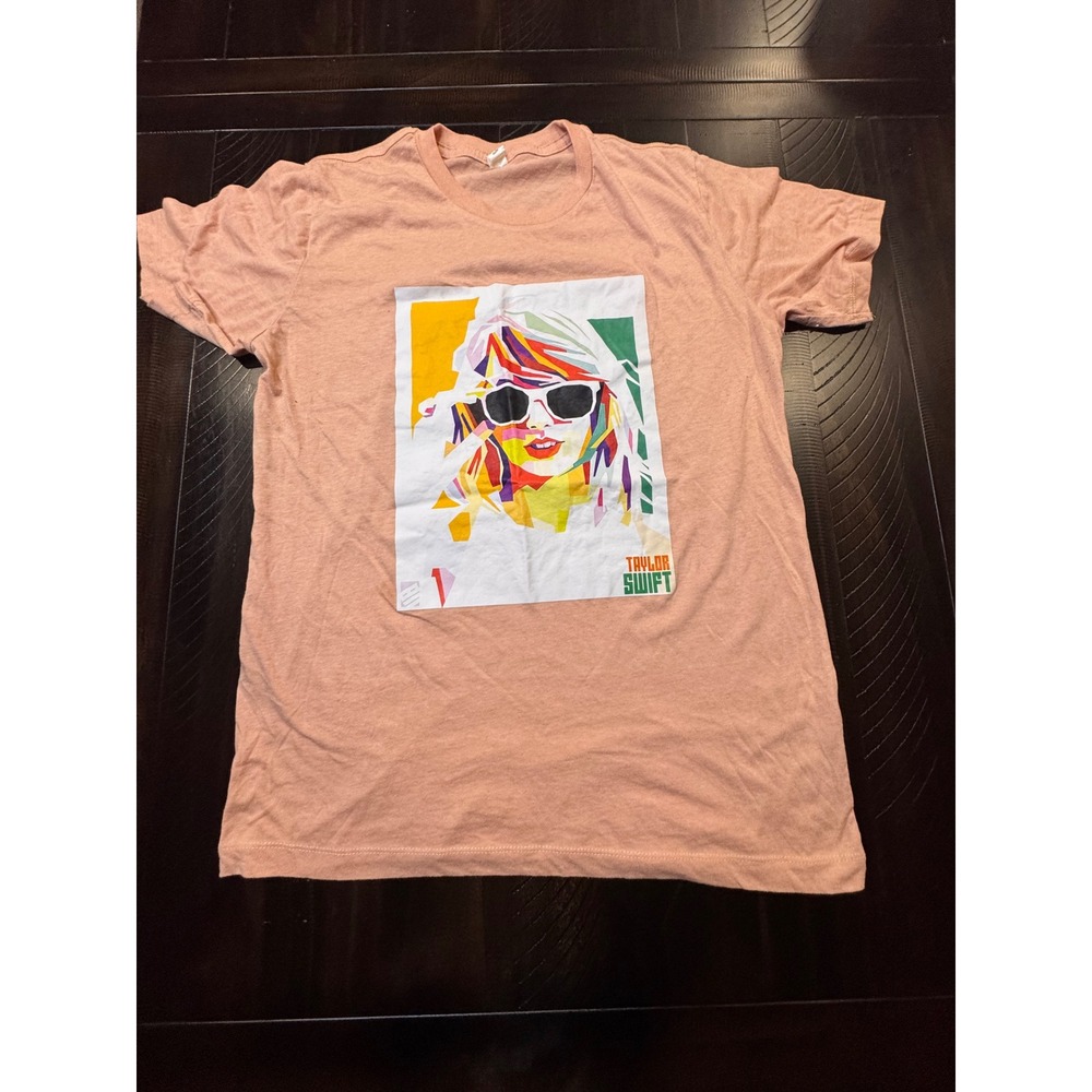 Taylor Swift Pop Art Graphic T-Shirt Peach Pink Short Sleeve Size L Large